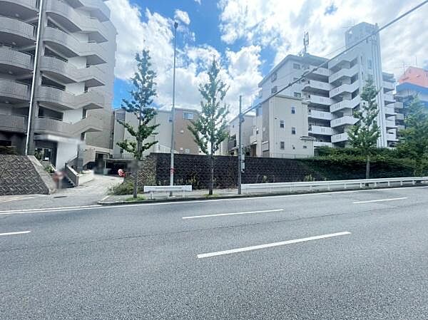 前面道路を含めた現地の様子です！