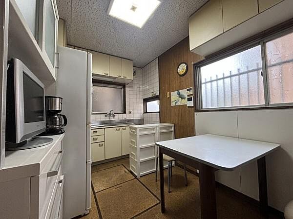 DKスペースです！※生成AIにより小物等撤去しております。
