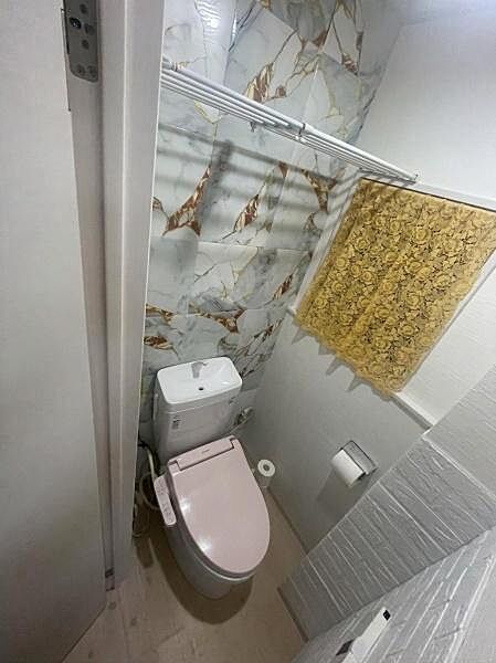 トイレです！※生成AIにより小物等撤去しております。