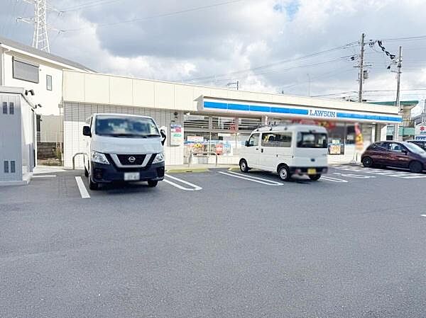 ローソン守口八雲西町三丁目店まで630m