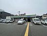 周辺：ファミリーマート港晴四丁目店まで433m