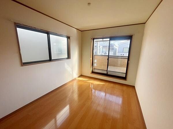 洋室のお部屋です！