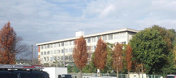 寝屋川市立宇谷小学校まで846m
