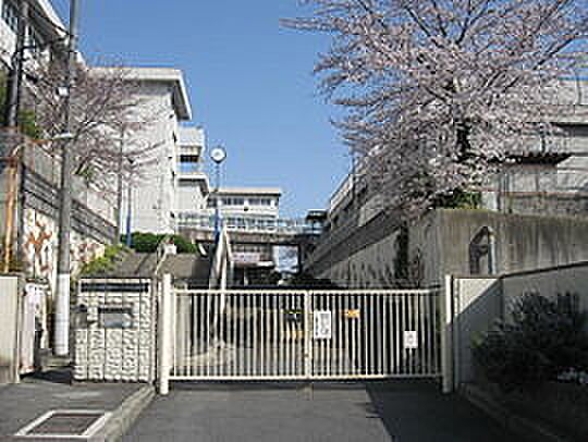 寝屋川市立第十中学校まで1826m