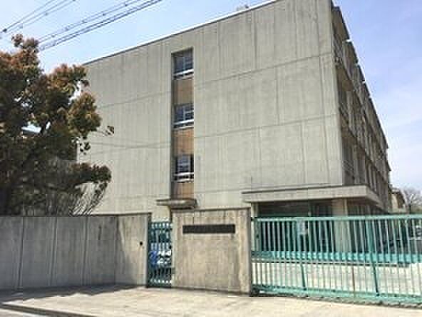 枚方市立杉中学校まで1613m