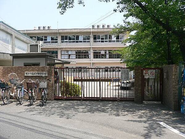 枚方市立山之上小学校まで982m