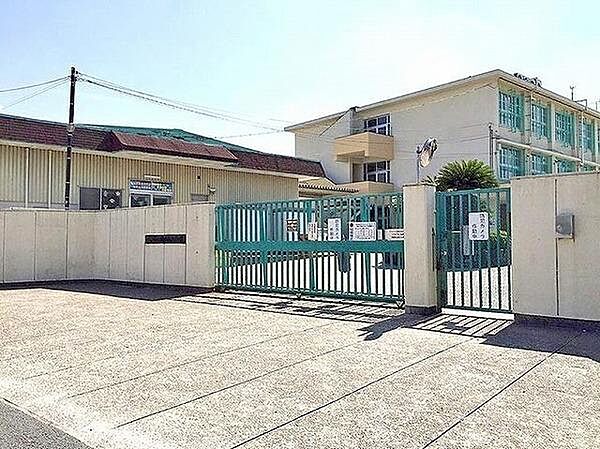 枚方市立田口山小学校まで735m