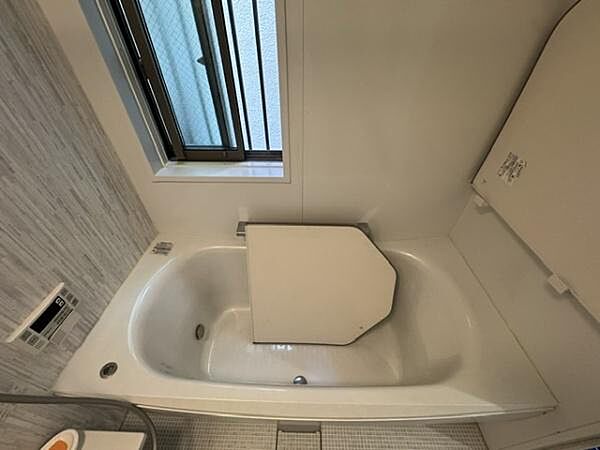 ※AI加工によって室内の動産物は撤去しています。