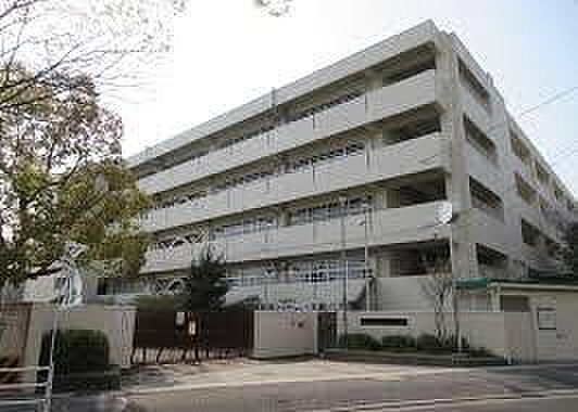 吹田市立西山田中学校まで1231m