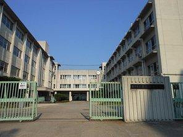 枚方市立長尾西中学校まで1021m