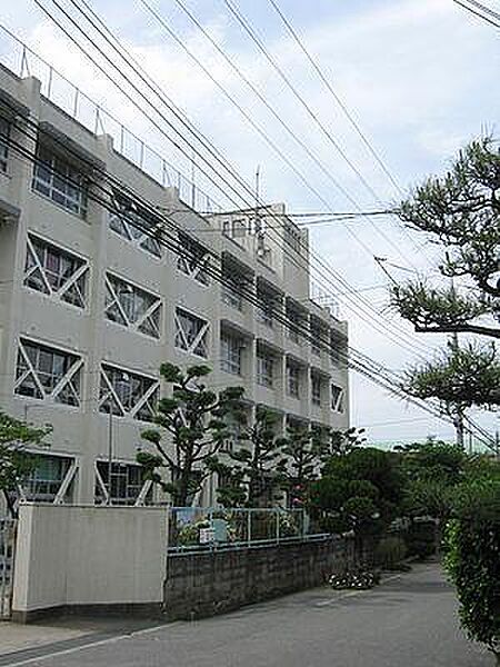寝屋川市立木屋小学校まで900m