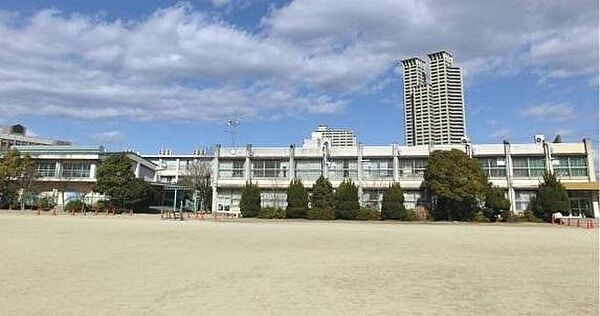 枚方市立樟葉西小学校まで441m