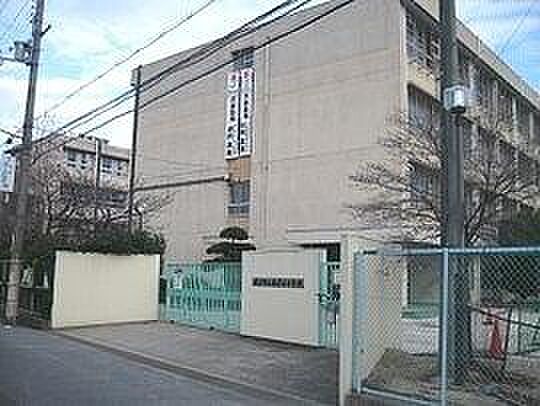 枚方市立楠葉西中学校まで750m