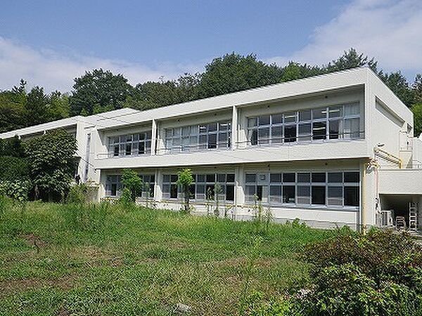 交野市立妙見坂小学校まで1315m