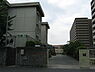 周辺：寝屋川市立友呂岐中学校まで689m