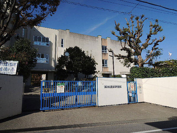 枚方市立東香里中学校まで2191m