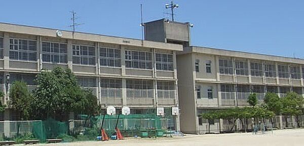 枚方市立津田南小学校まで539m