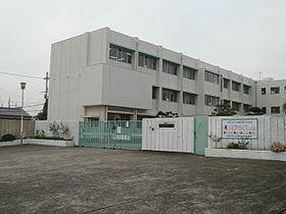 寝屋川市立明和小学校まで916m