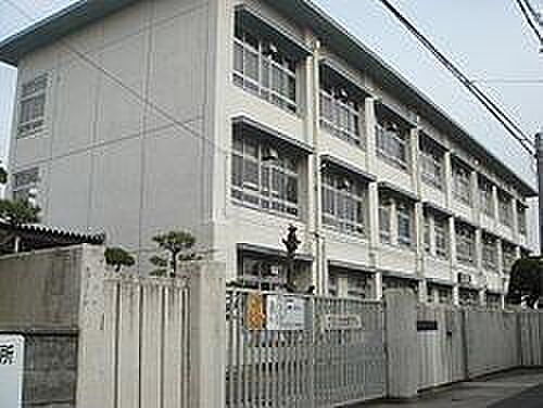 寝屋川市立第四中学校まで725m