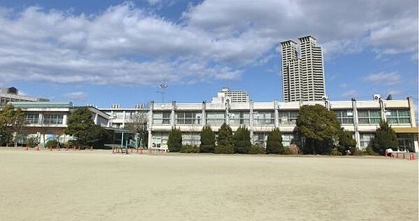枚方市立樟葉西小学校まで1657m