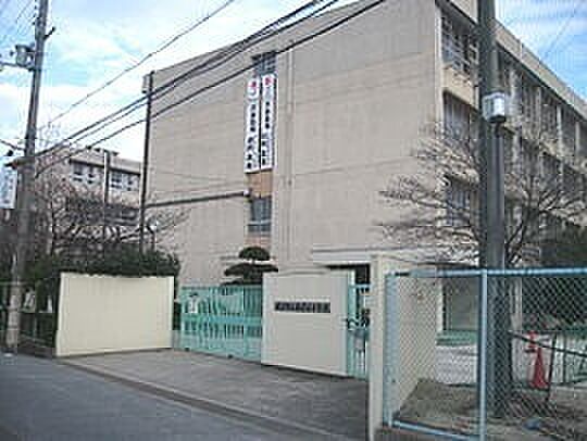 枚方市立楠葉西中学校まで701m