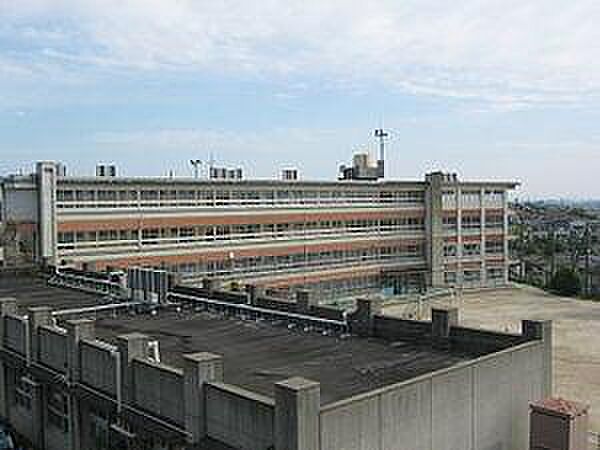枚方市立第二中学校まで700m