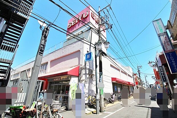 西友石神井公園店まで772m、年中無休で営業しています。（一部を除く）駐車場22台収容。お買い上げ金額1、000円以上で1時間無料。