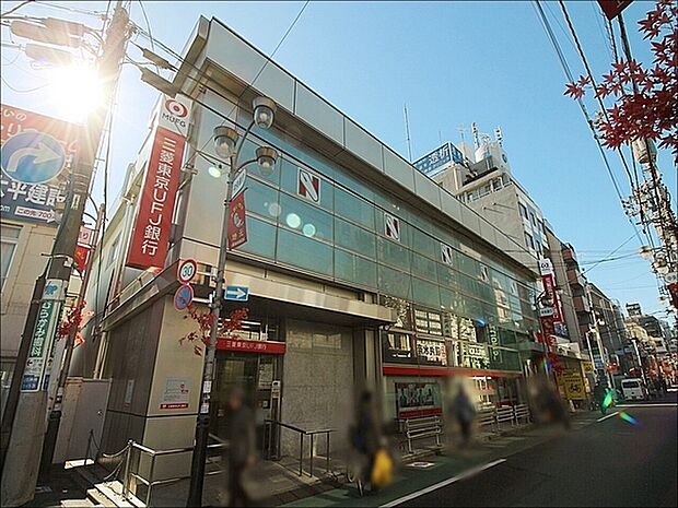 三菱東京UFJ銀行上石神井支店まで751m、平日（月曜〜金曜） 9:00〜15:00※祝日・休日および12月31日、1月1日〜3日は営業しておりません。
