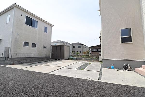 お庭を東側から撮影