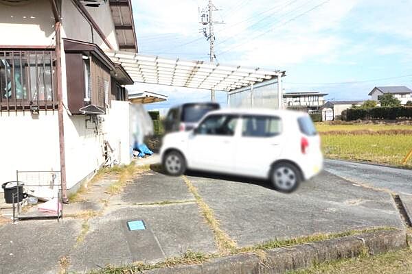 カーポート付きの駐車場です！