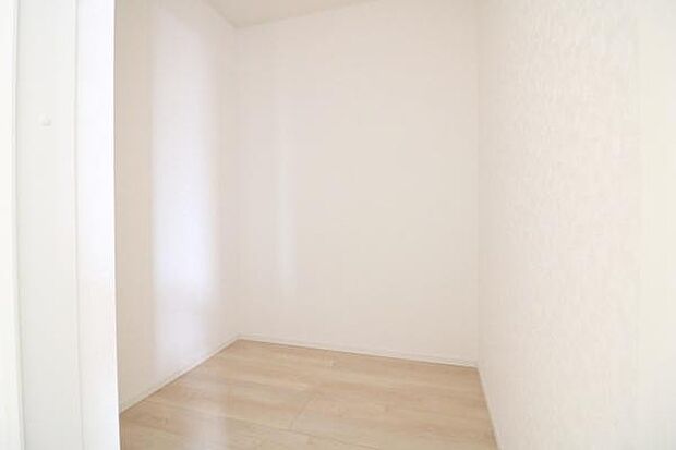 2階ウォークインクローゼット♪季節ごとの入れ替えも不要で便利です！