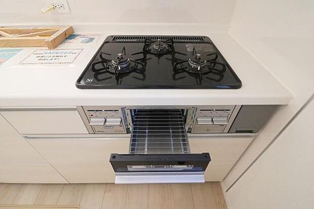 嬉しい三3口コンロでお料理がはかどります!