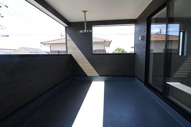 陽当たりが良く、シーツや布団を干すのにも十分なスペースがあります◎お洗濯には困りません(^_^)