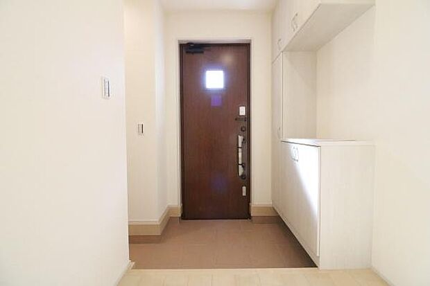 シューズボックス付きの玄関です。