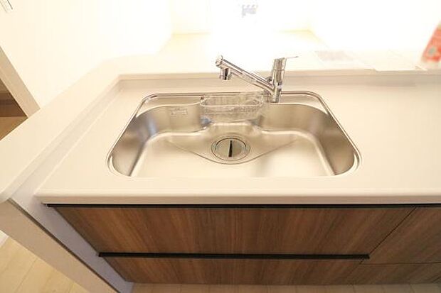 広めにつくられたシンク♪洗い物が多い日も安心のスペースです。