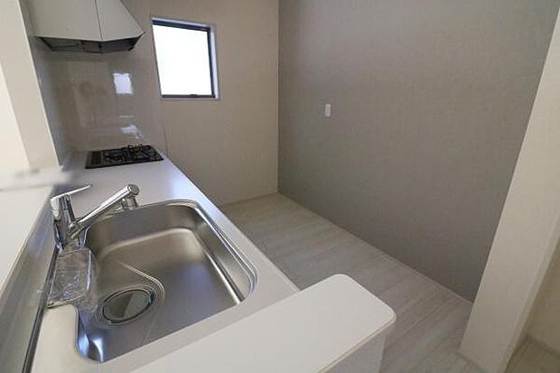 広めにつくられたシンク♪洗い物が多い日も安心のスペースです。