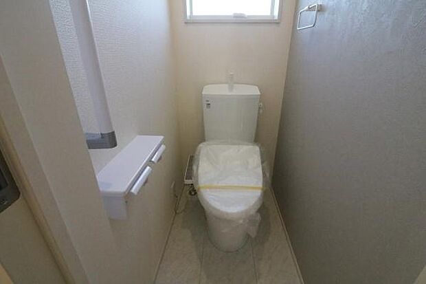 便利な温水洗浄機能付きトイレ♪