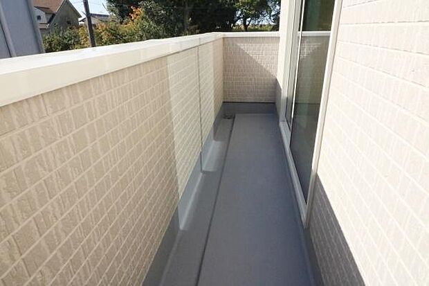 洋室5.16帖のバルコニーの様子こちらも単独のバルコニーです♪