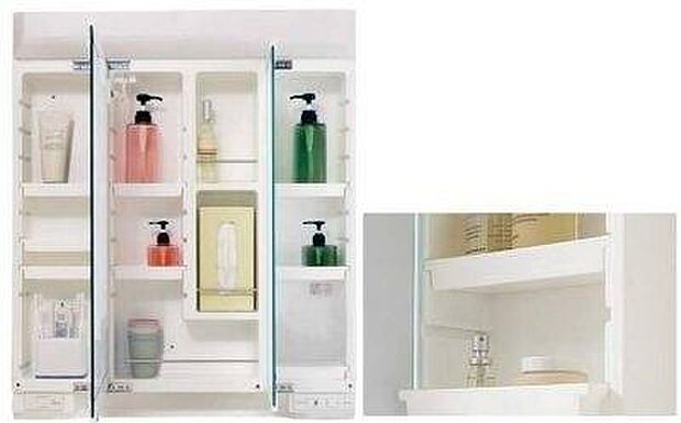 同住宅メーカーの分譲住宅、施工例です。ミラー扉の内側がすべて収納スペースになっています。ティッシュBOXも収納可能。可変トレイは、収納物に応じて高さの調節が可能。取り外して洗えるので清潔です。