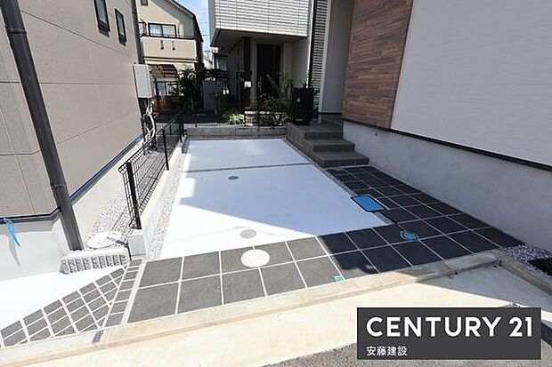 【　駐車場　/　parking　】駐車1台可能なスペース