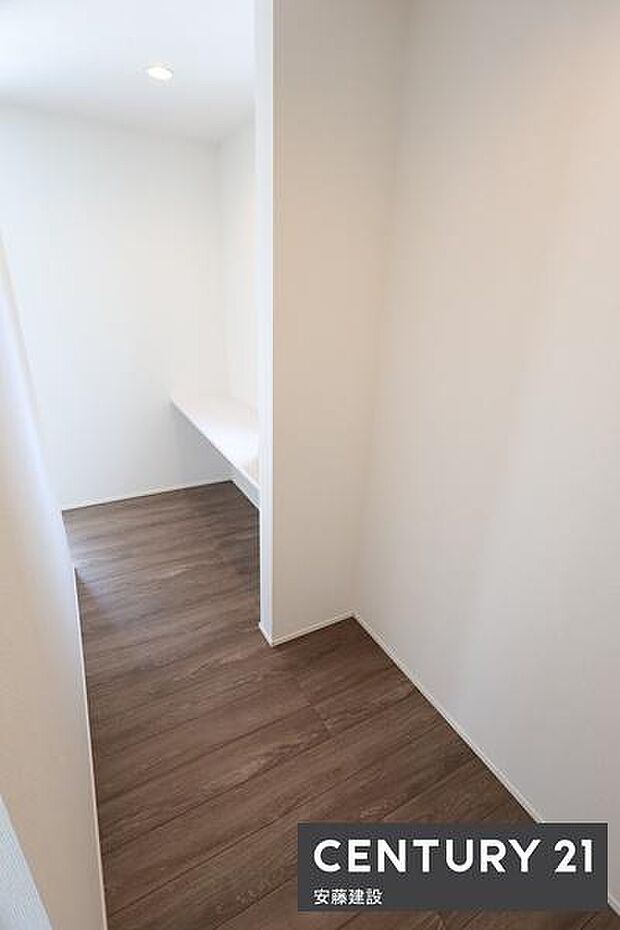 【　フリースペース　】季節物の家電もしっかり収納可能なスペースハンガーラックを置けばWICとしても活用できますね！