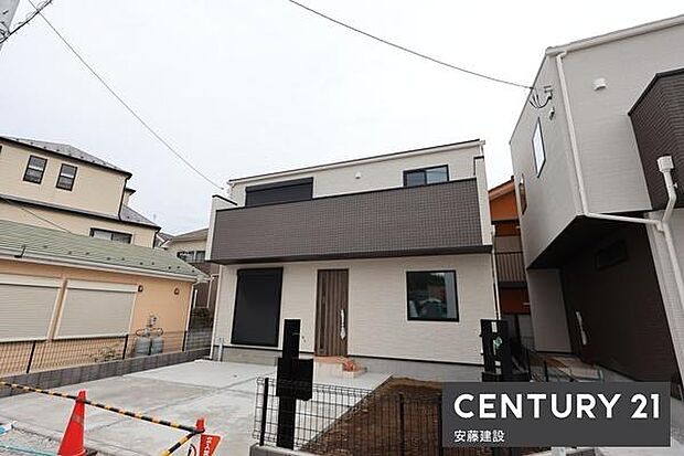 陽当たりの良い2階リビング勾配天井で開放的な設計