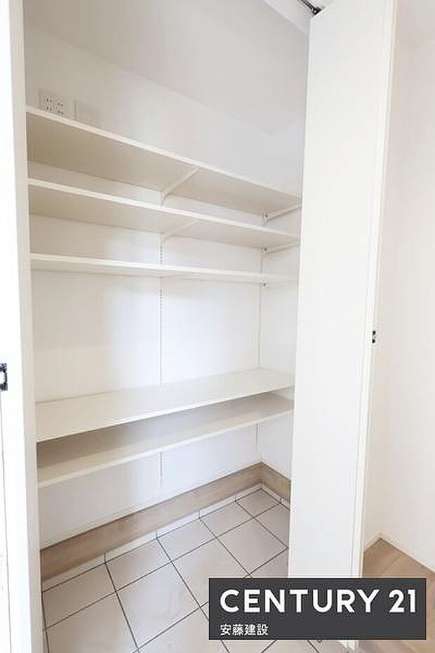 【 SIC 】かさばりやすいベビーカーやアウトドア用品も収納可能