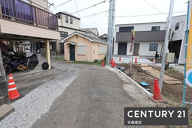 【 前面道路 】南側約4m