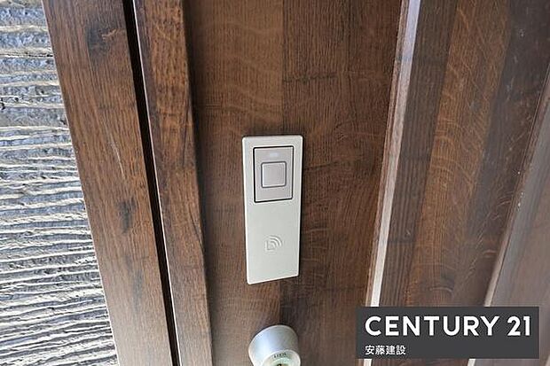 【　玄関　/　entrance　】スマートキー完備