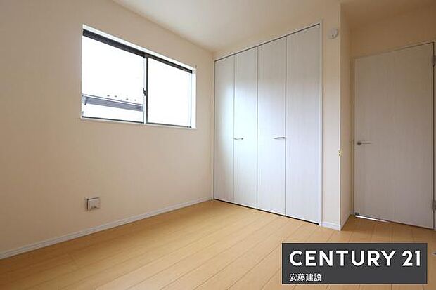 【　子供部屋　/　5.25帖　】お好きな家具を自由にレイアウトできる広さの洋室お子様にもちょうどいいサイズのお部屋！