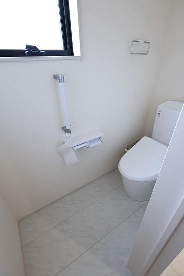 【　トイレ　/　toilet　】明るく清潔的なウォッシュレット付きトイレ