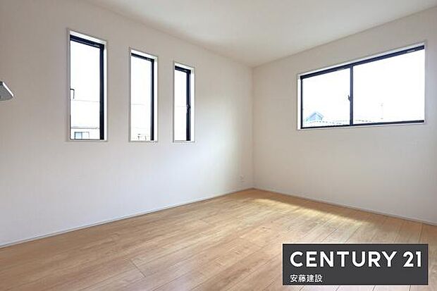 【 子供部屋 / 6帖 】お好きな家具を自由にレイアウトできる広さの洋室お子様にもちょうどいいサイズのお部屋!クローゼット完備