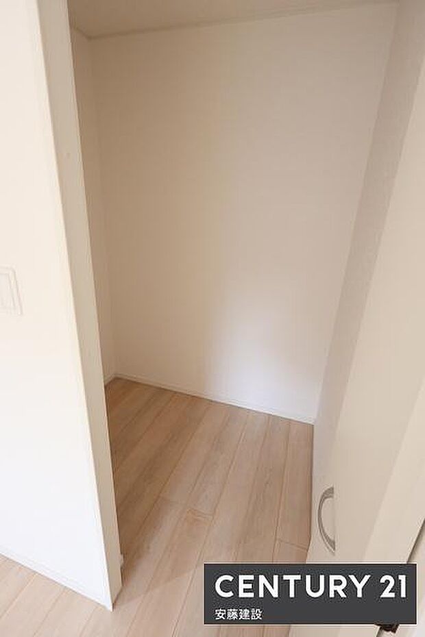 【 WIC 】毎日の洋服選びも楽しめるWIC完備!しっかり収納可能で居住空間を広々と活用できます