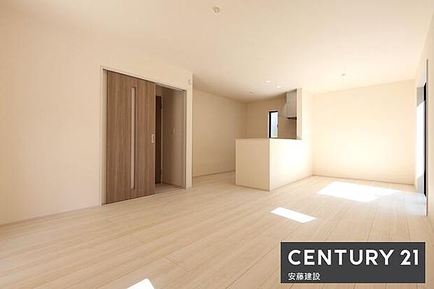 徒歩9分圏内に小学校やスーパー、飲食店等が揃った便利なエリア